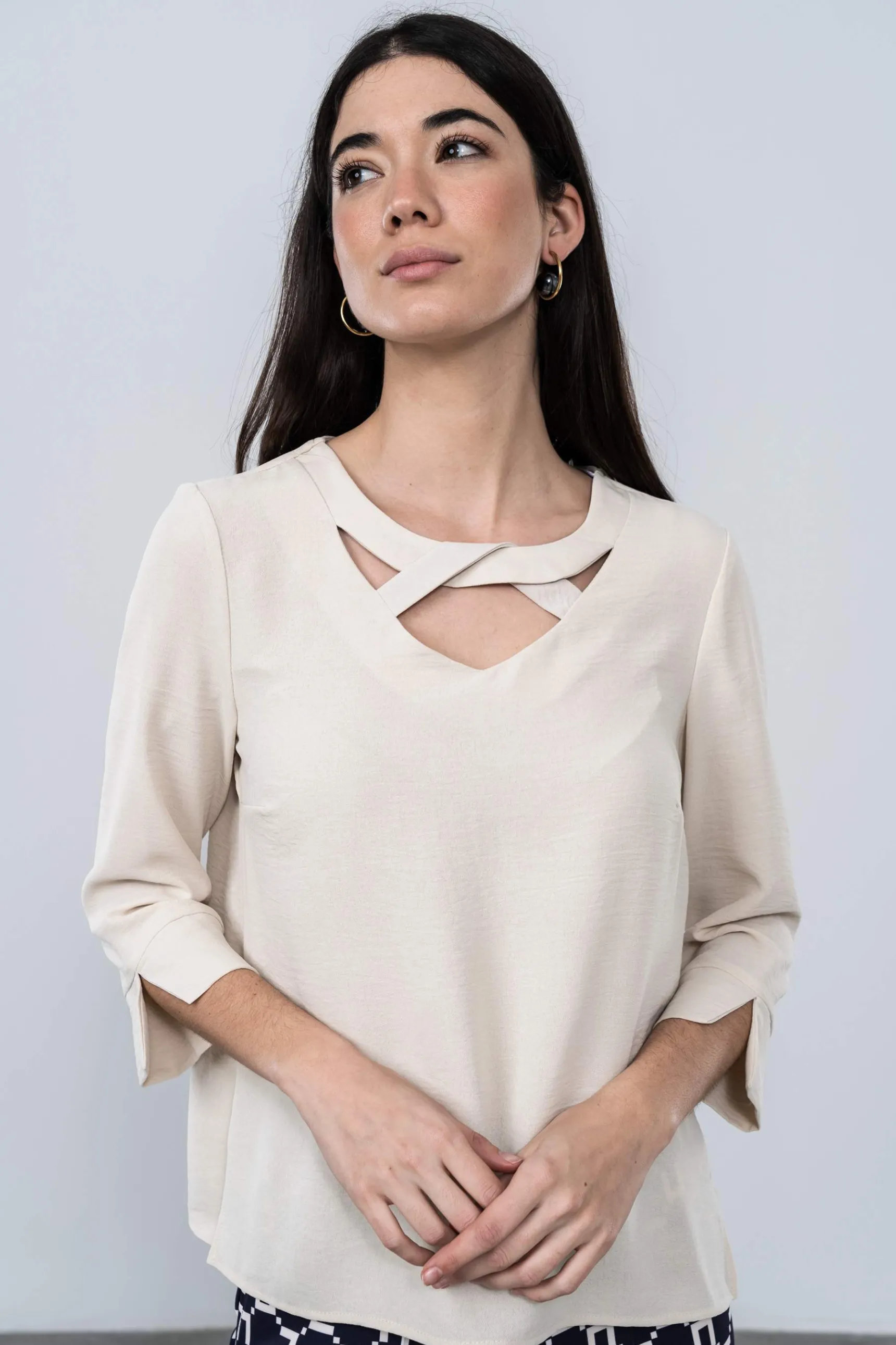 Precchio Blusas Y Camisas<BLUSA CRUCETA CUELLO BEIGE