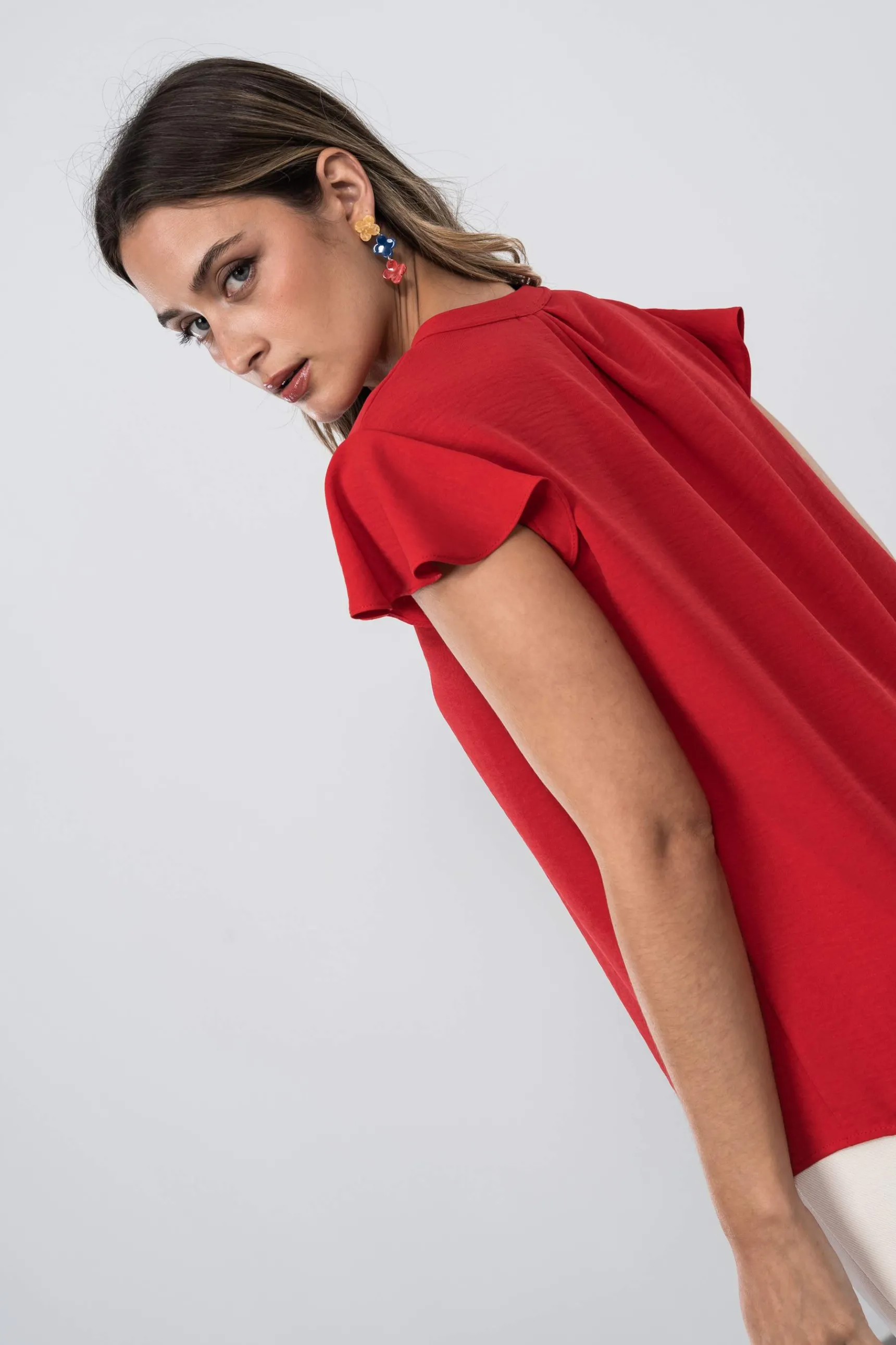 blusa_cuello_uve_rojo_3.webp Precchio Blusas Y Camisas<BLUSA CUELLO UVE ROJO