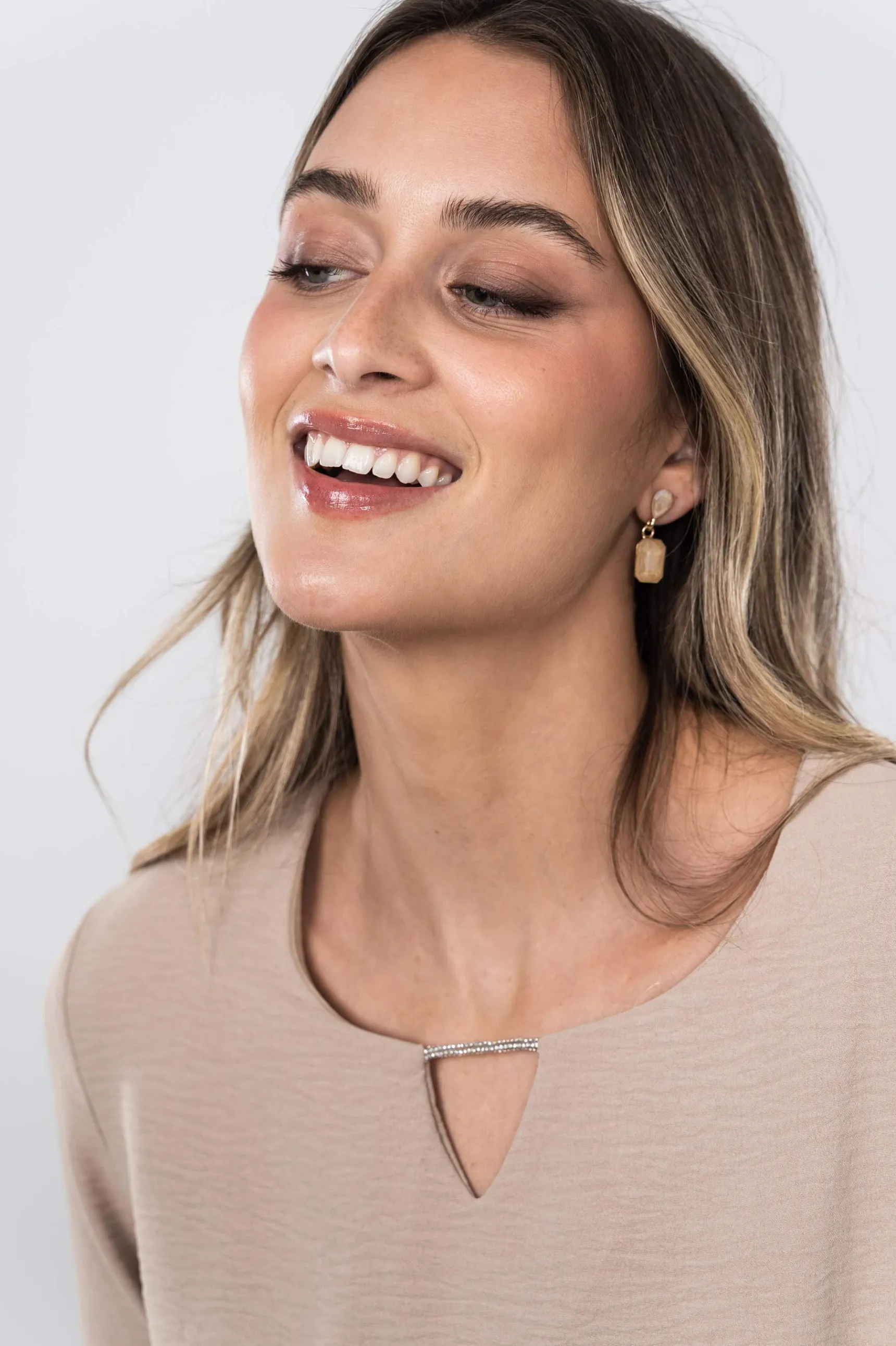 Precchio Blusas Y Camisas<BLUSA DETALLE BRILLO BEIGE