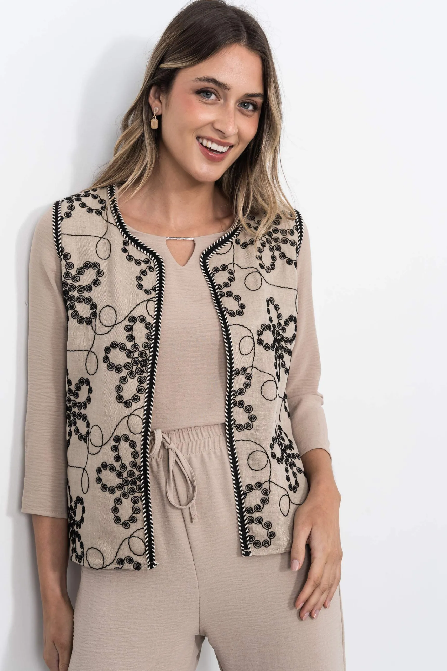 blusa_detalle_brillo_beig_2.webp Precchio Blusas Y Camisas<BLUSA DETALLE BRILLO BEIGE