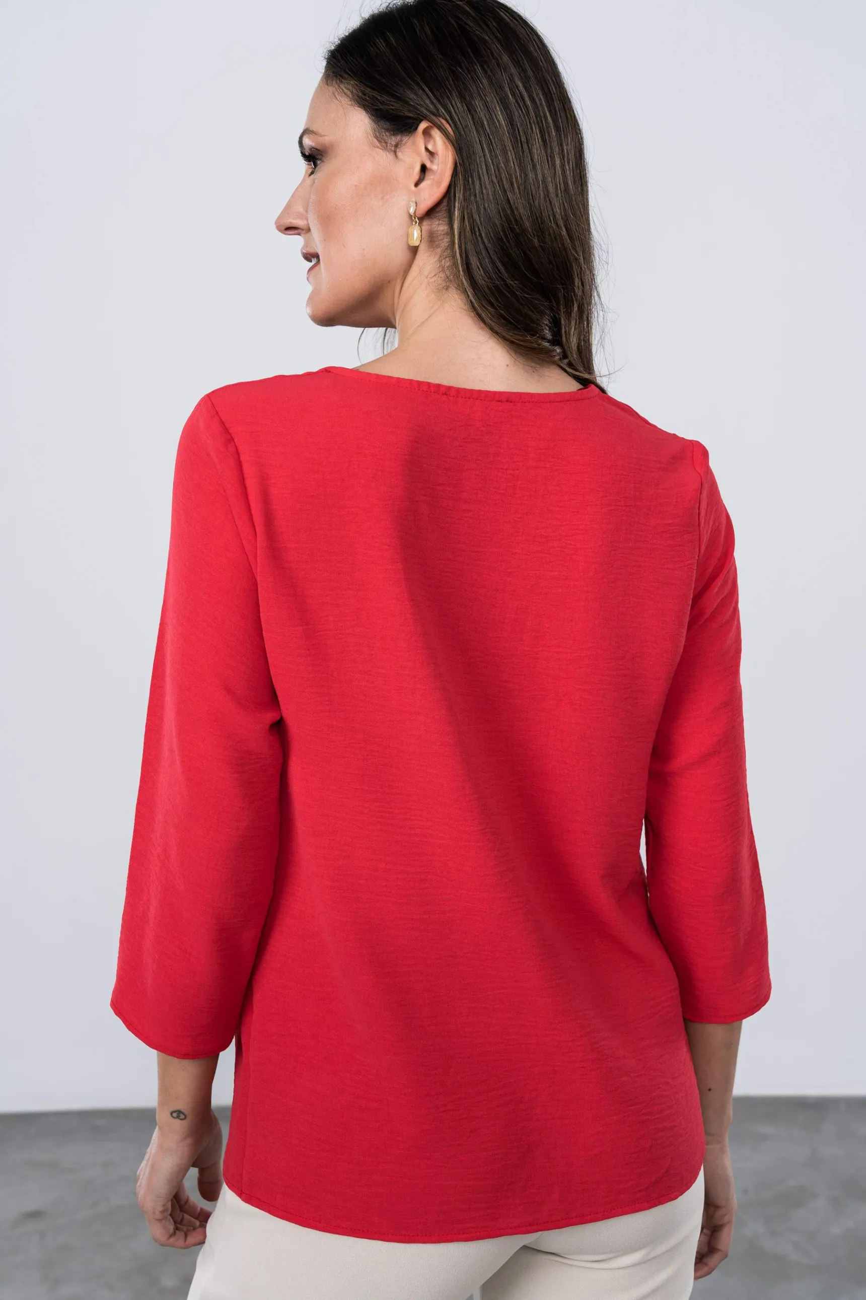 blusa_detalle_brillo_fres_5.webp Precchio Blusas Y Camisas<BLUSA DETALLE BRILLO FRESA