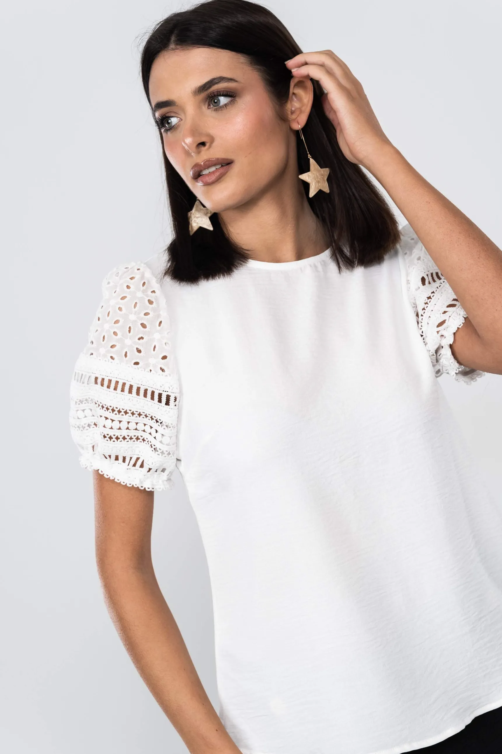 blusa_mangas_puntillas_3.webp Precchio Blusas Y Camisas<BLUSA MANGAS PUNTILLAS