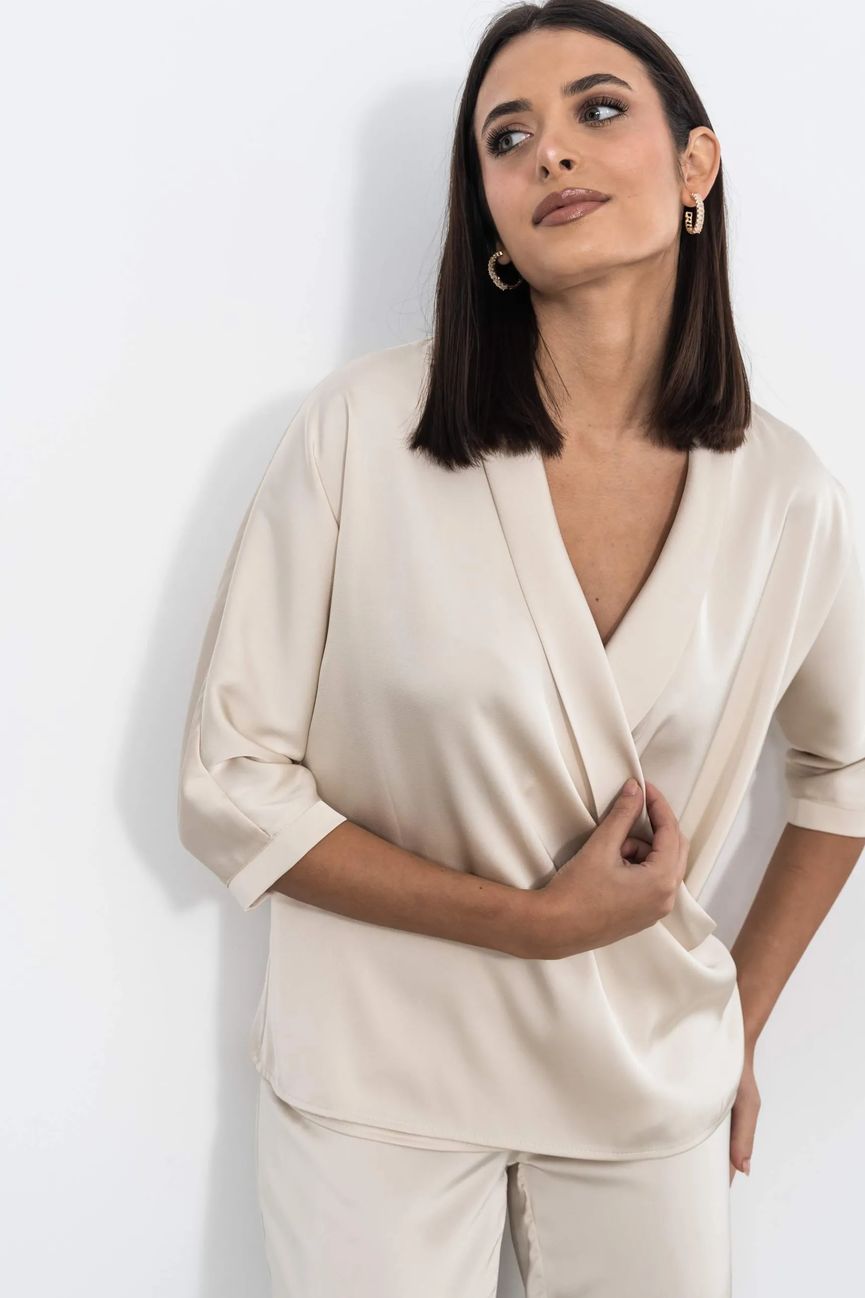 Precchio Blusas Y Camisas<BLUSA SATINADA SMOKING BEIGE