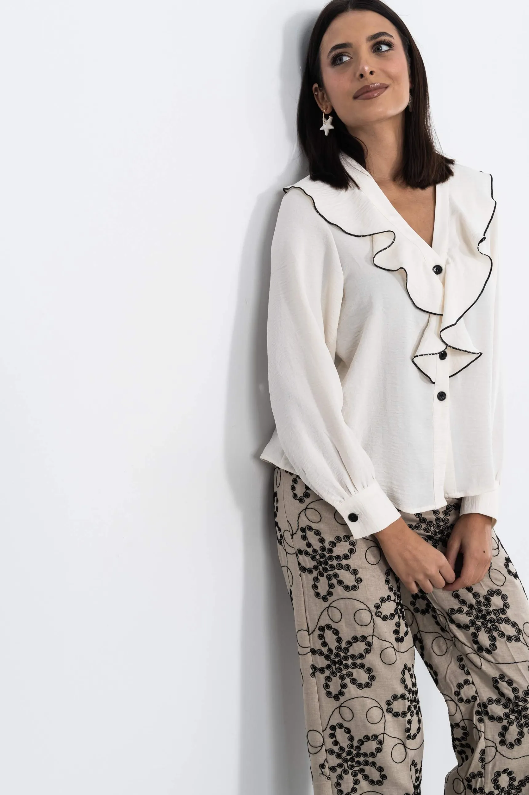 blusa_volante_contraste_3.webp Precchio Blusas Y Camisas<BLUSA VOLANTE CONTRASTE