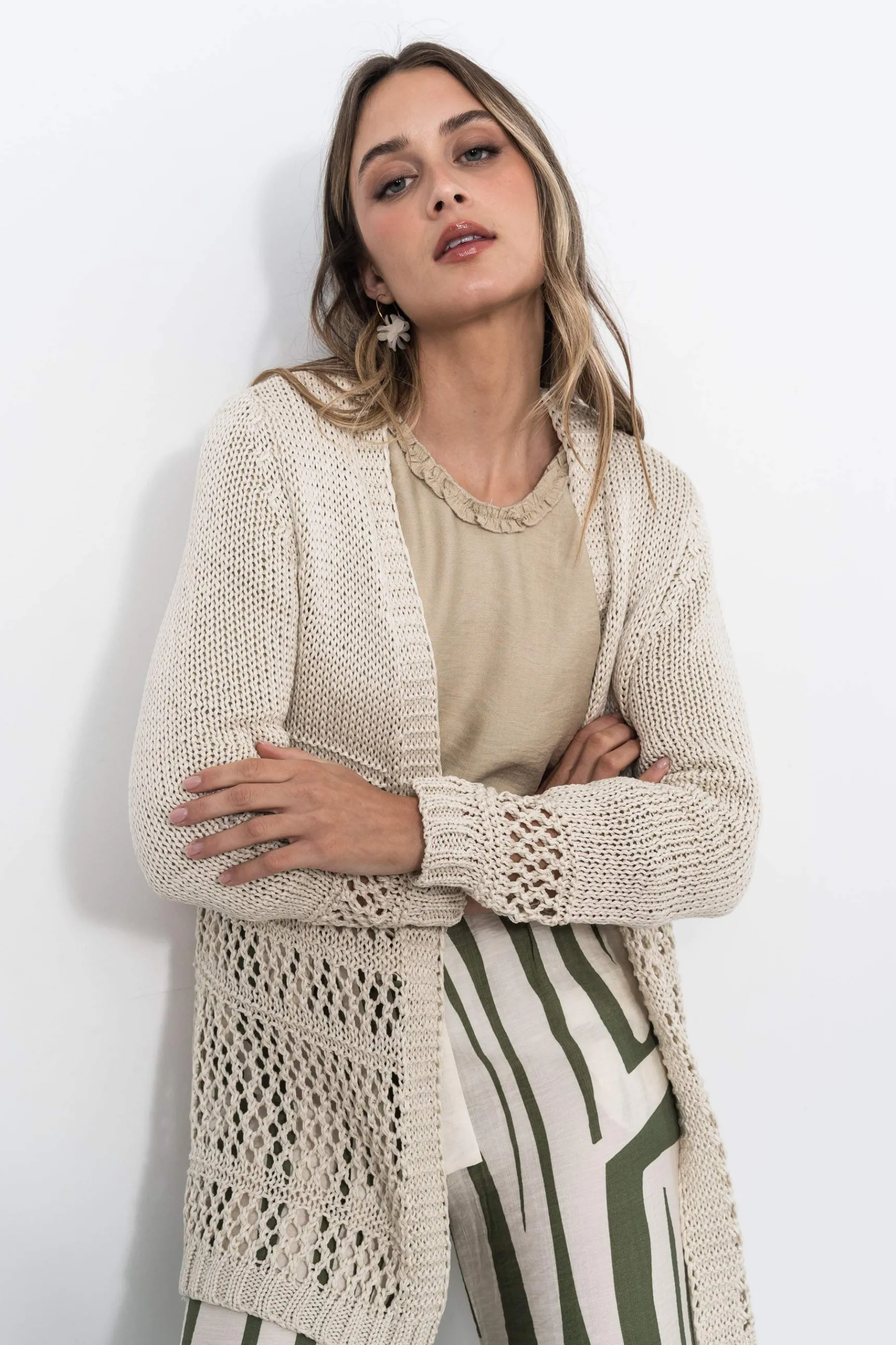 blusa_volantito_decorativ_5-1.webp Precchio Blusas Y Camisas<BLUSA VOLANTITO DECORATIVO BEIGE