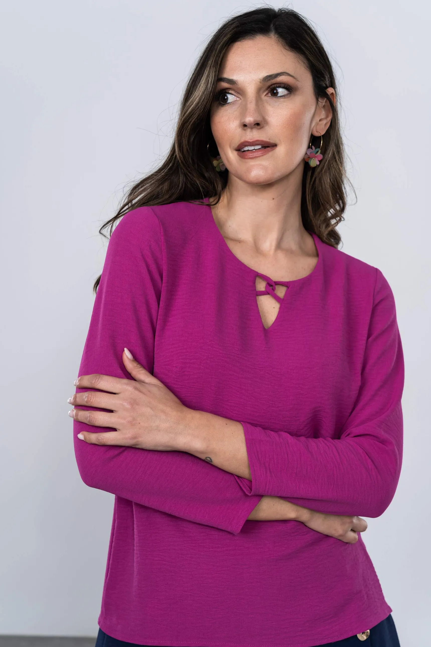 blusn_detalle_buganvilla_2.webp Precchio Blusas Y Camisas<BLUSÓN DETALLE BUGANVILLA