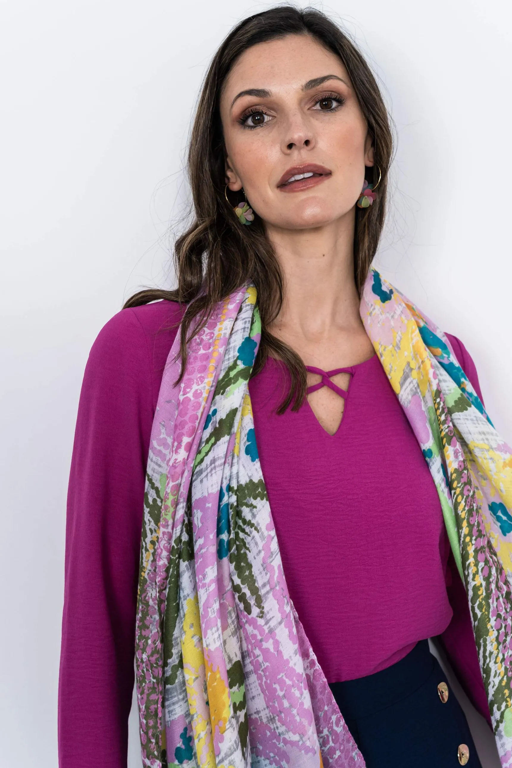 blusn_detalle_buganvilla_5.webp Precchio Blusas Y Camisas<BLUSÓN DETALLE BUGANVILLA