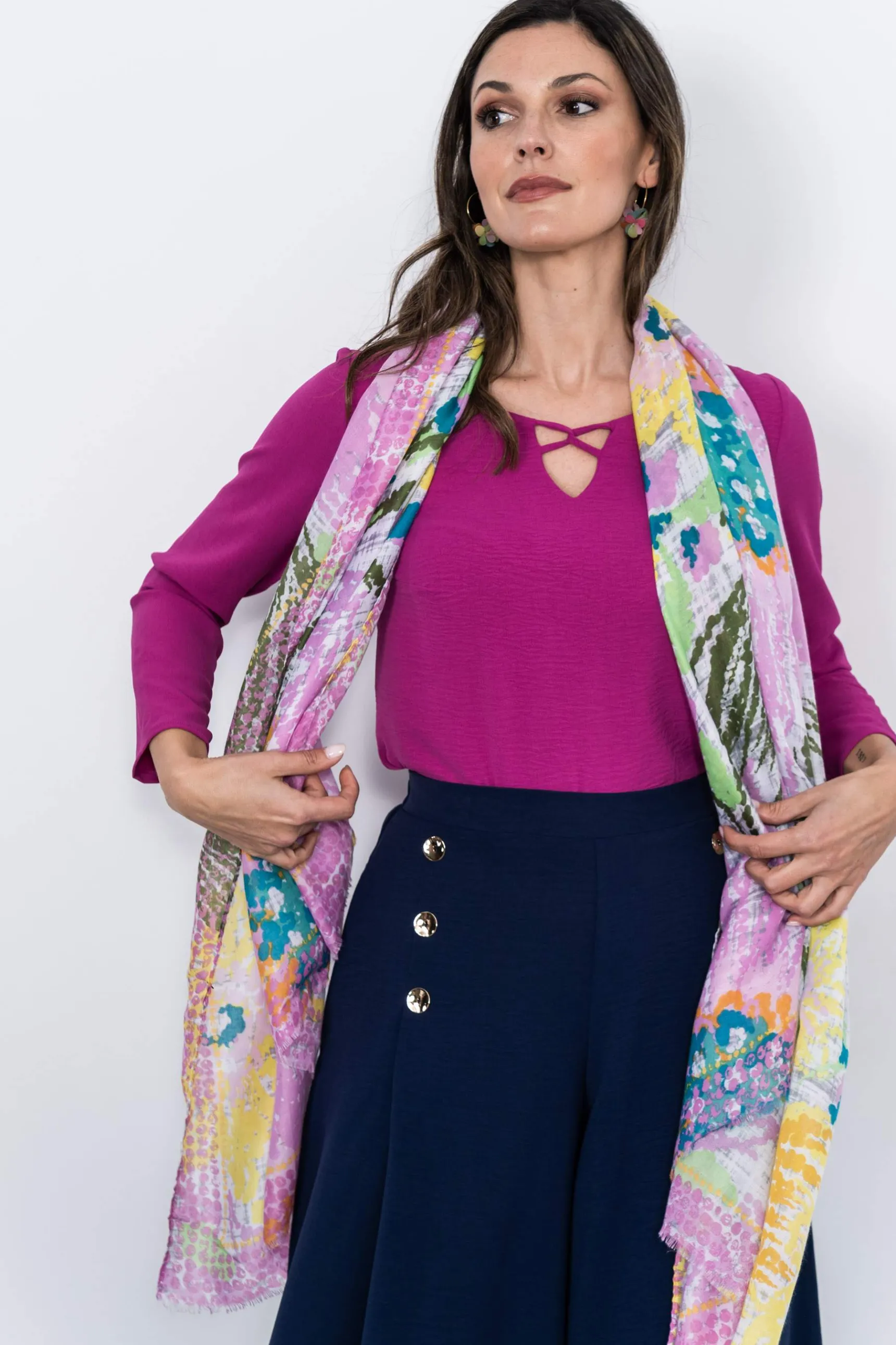 blusn_detalle_buganvilla_6.webp Precchio Blusas Y Camisas<BLUSÓN DETALLE BUGANVILLA