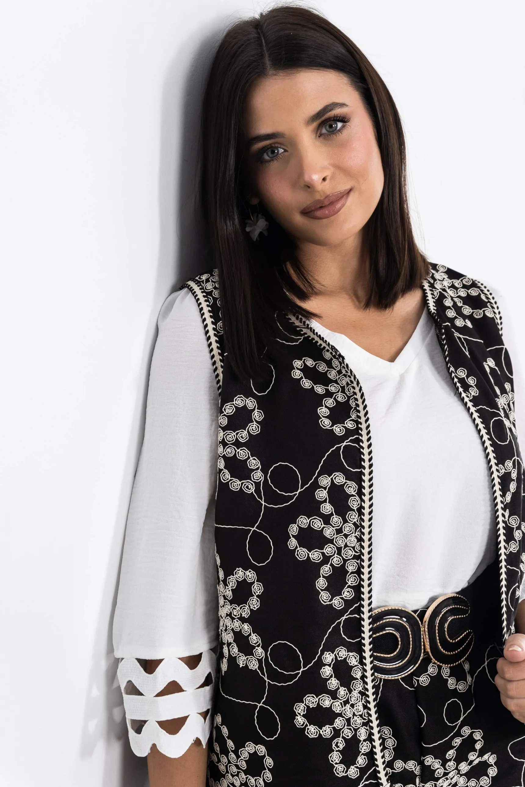Precchio Chaquetas<CHALECO TODO BORDADO NEGRO