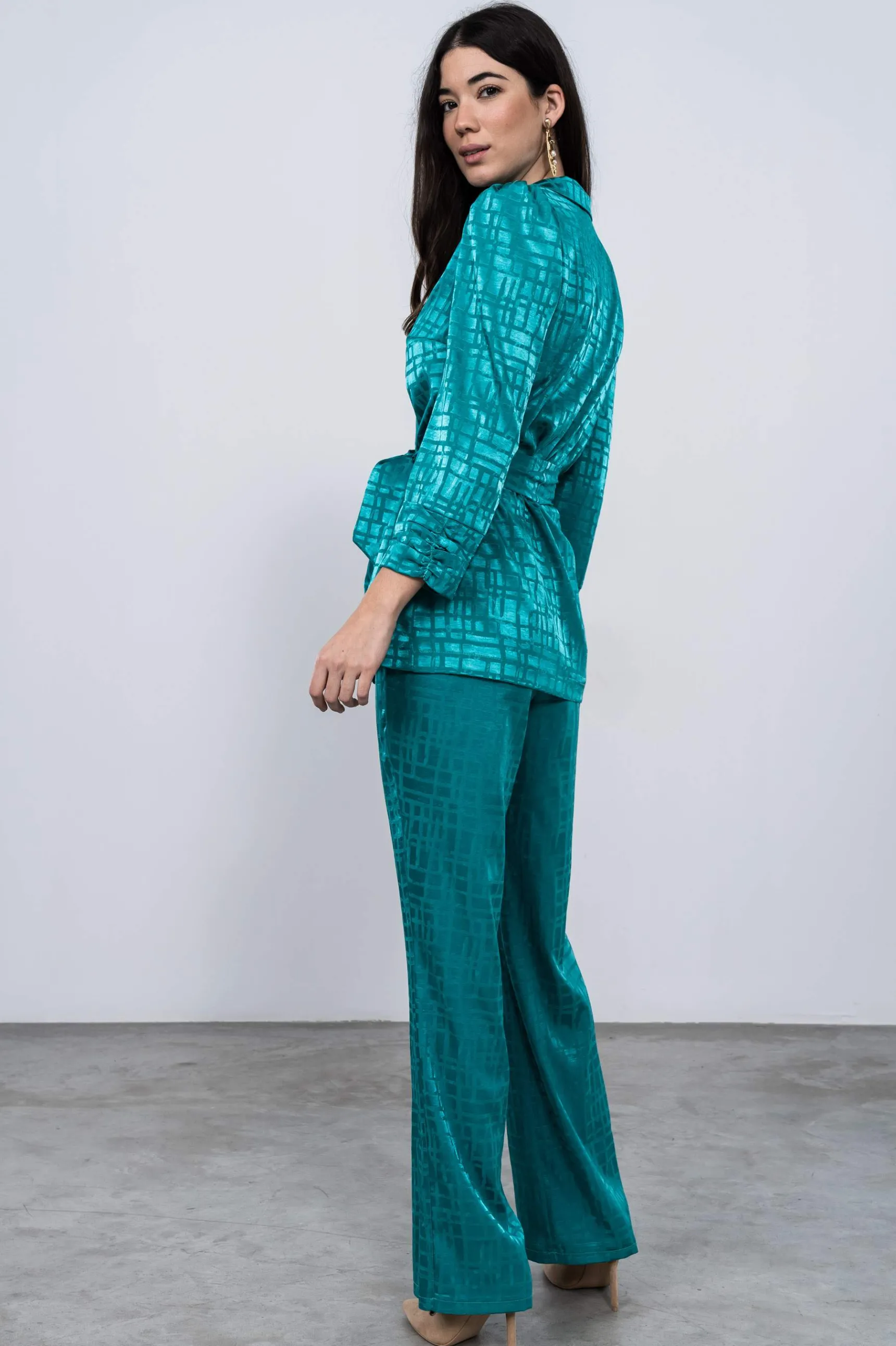 chaqueta_cinturn_satinado_7.webp Precchio Chaquetas<CHAQUETA CINTURÓN SATINADO FANTASÍA VERDE