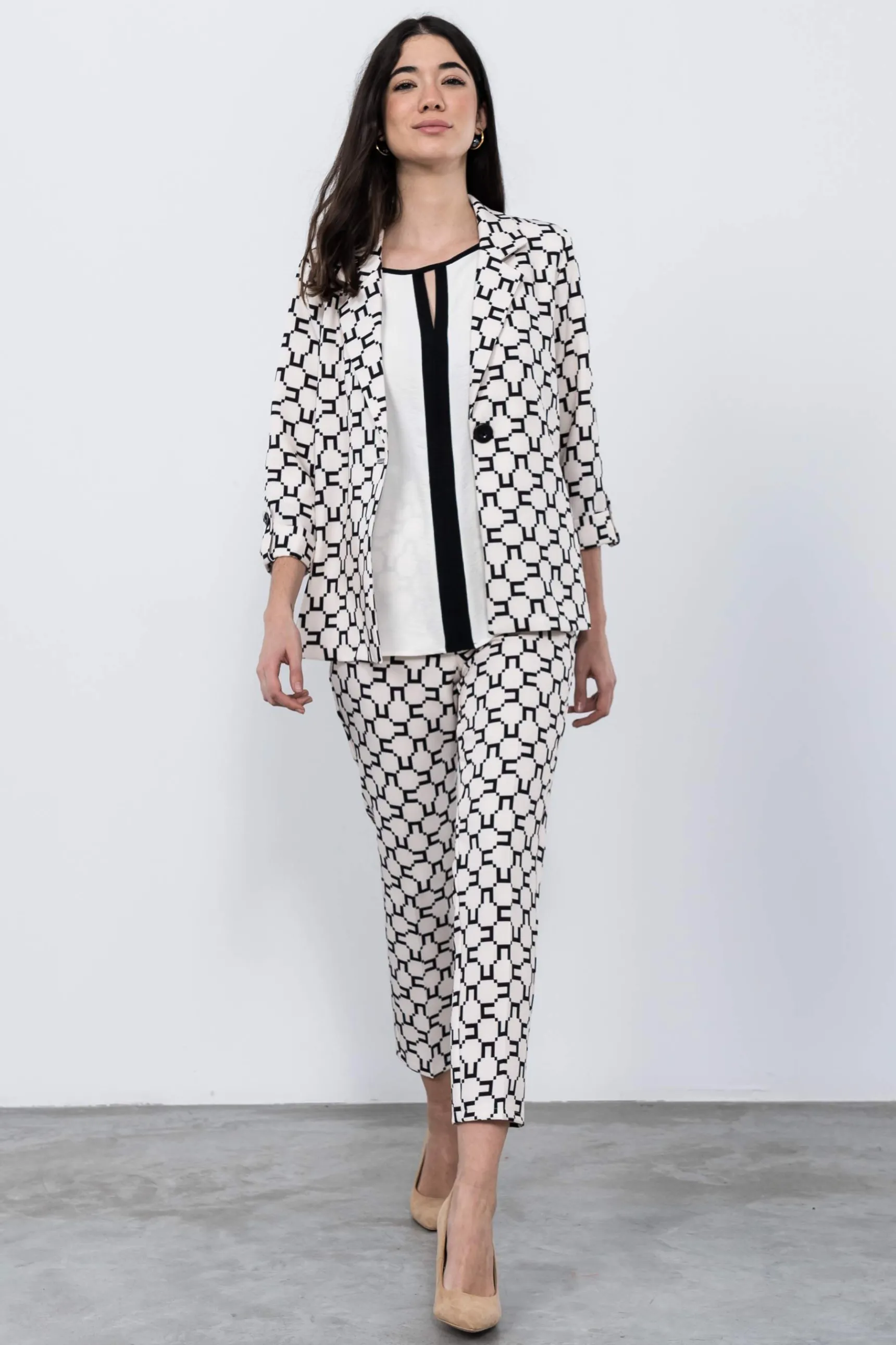 chaqueta_puo_botn_geomtri_4.webp Precchio Chaquetas<CHAQUETA PUÑO BOTÓN GEOMÉTRICO CRUDO