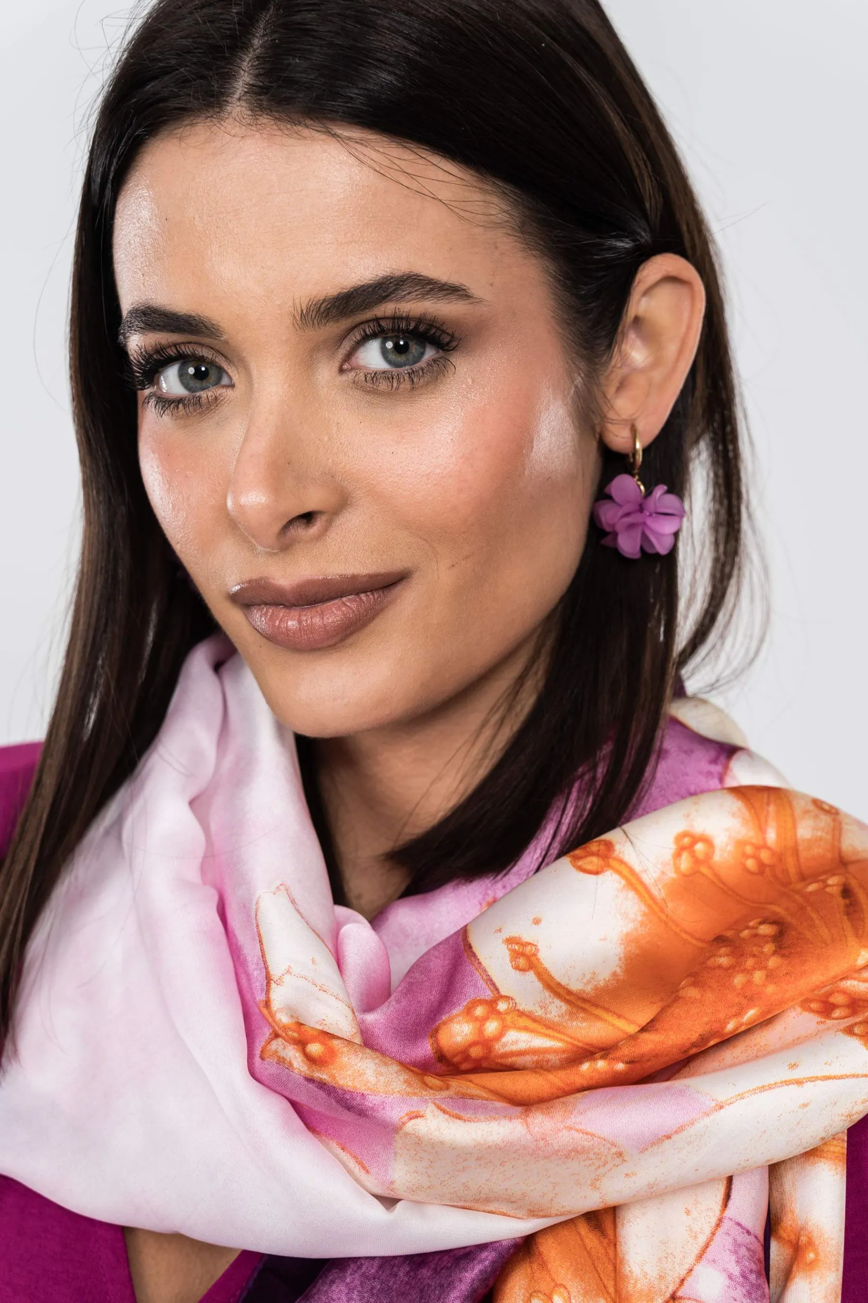 foulard_efecto_seda_motas_3.webp Precchio Foulards Y Estolas<FOULARD EFECTO SEDA MOTAS