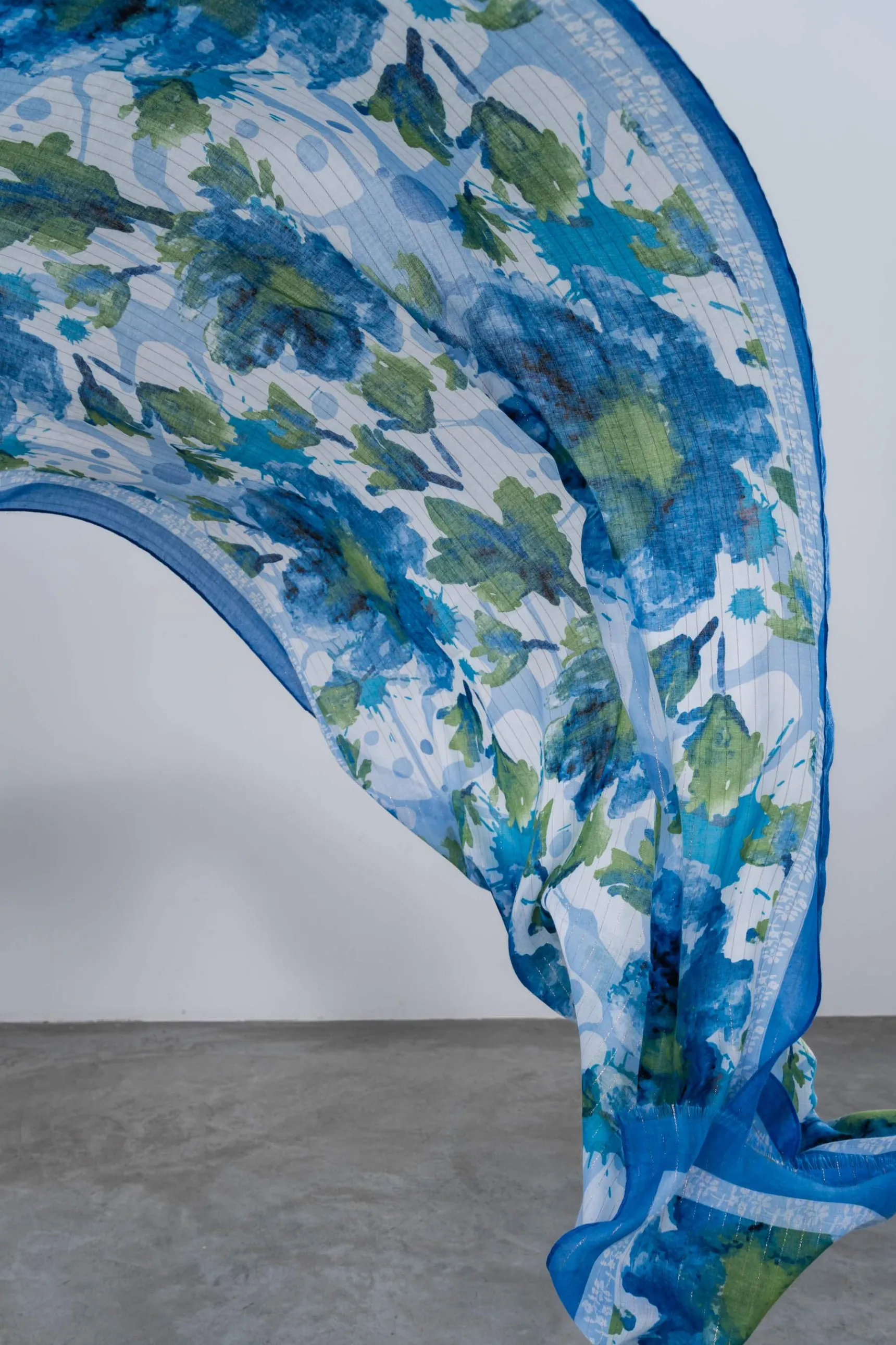 foulard_hilo_oro_floral_3.webp Precchio Foulards Y Estolas<FOULARD HILO ORO FLORAL