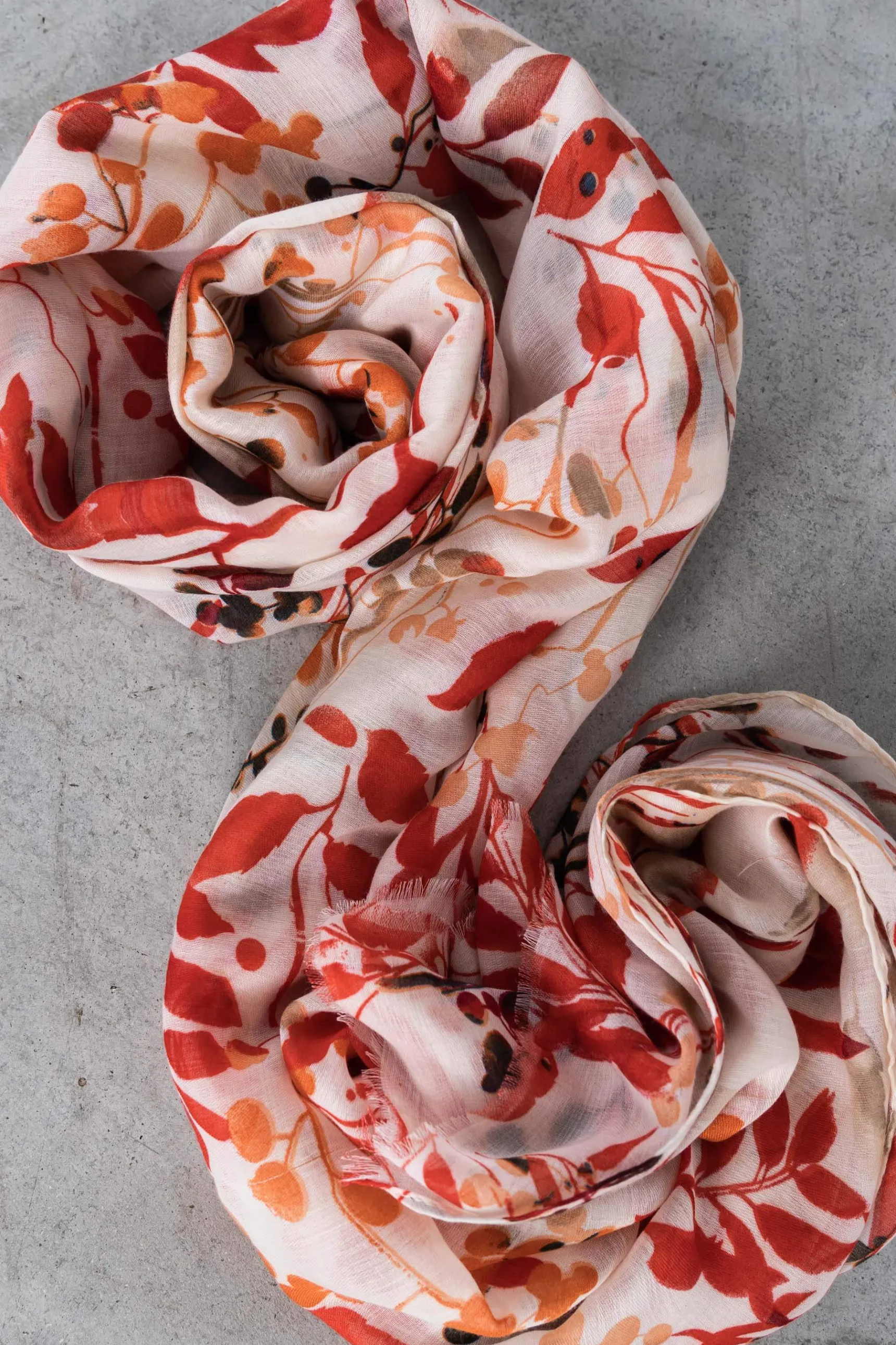 foulard_hojas_rojo_3.webp Precchio Foulards Y Estolas<FOULARD HOJAS ROJO