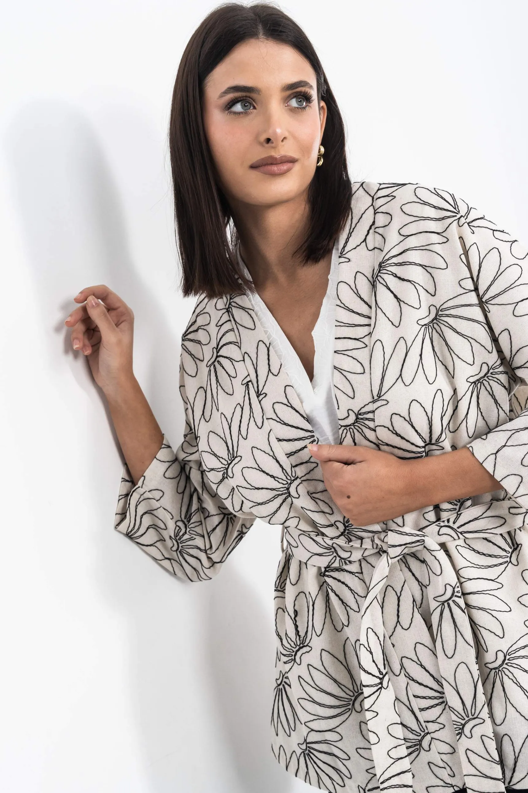 kimono_flor_bordada_3.webp Precchio Chaquetas<KIMONO FLOR BORDADA