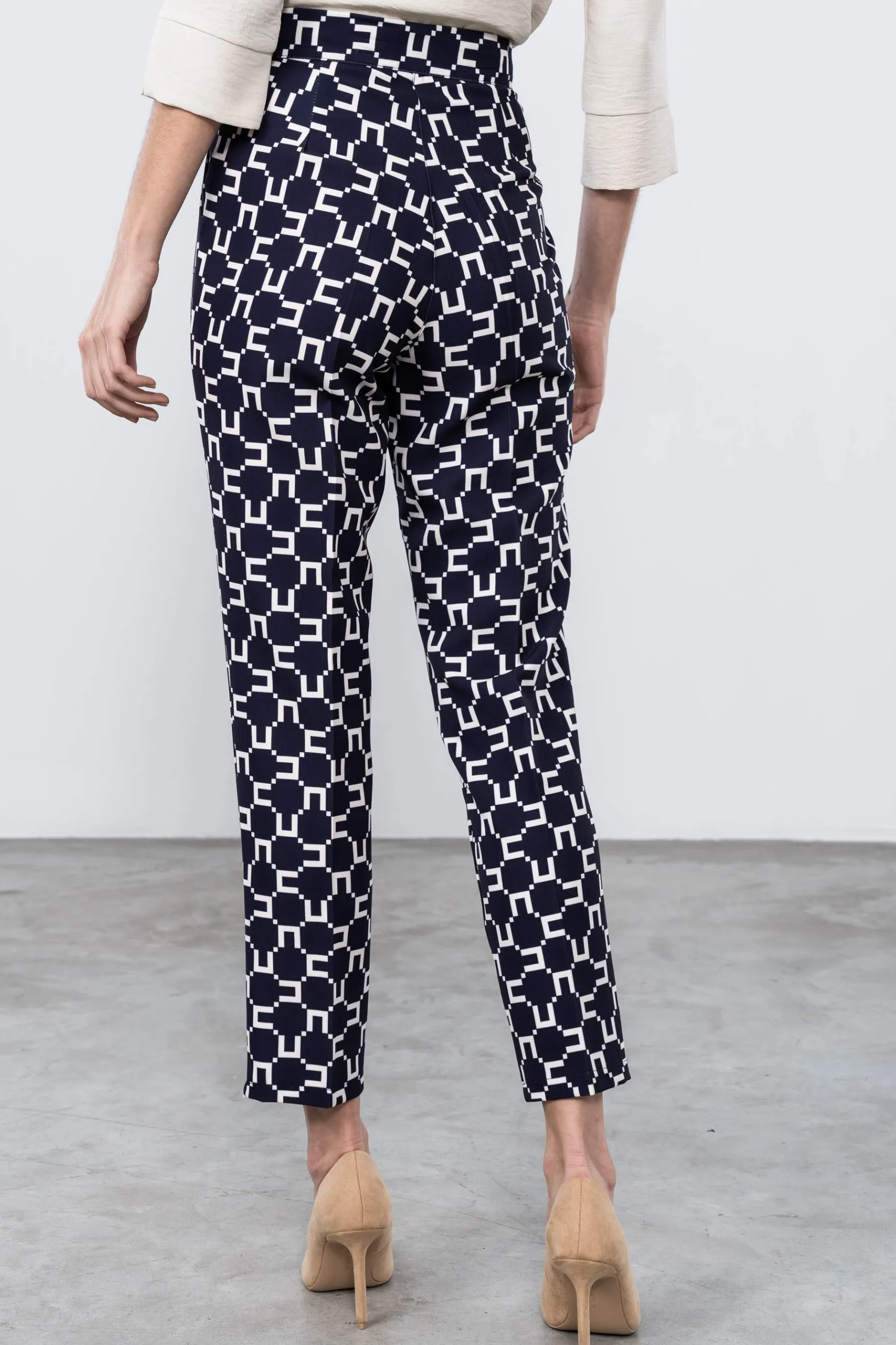 pantaln_estampado_geomtri_2-1.webp Precchio Pantalones<PANTALÓN ESTAMPADO GEOMÉTRICO MARINO