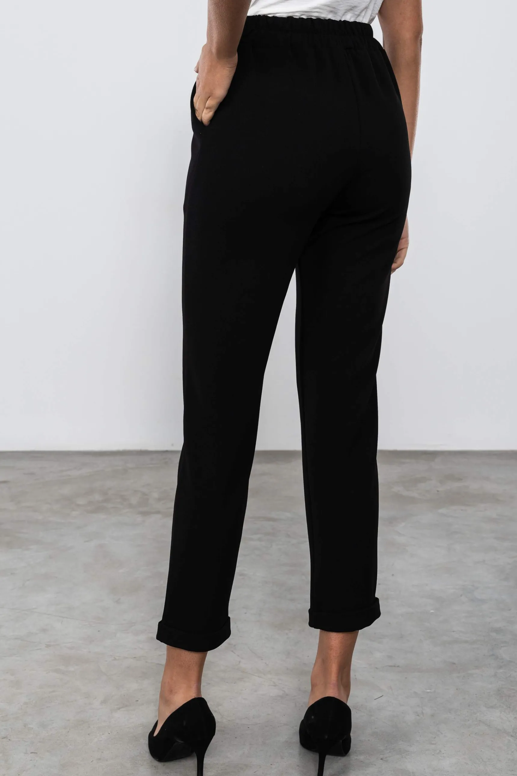 pantaln_goma_bolsillos_ne_2.webp Precchio Pantalones<PANTALÓN GOMA BOLSILLOS NEGRO