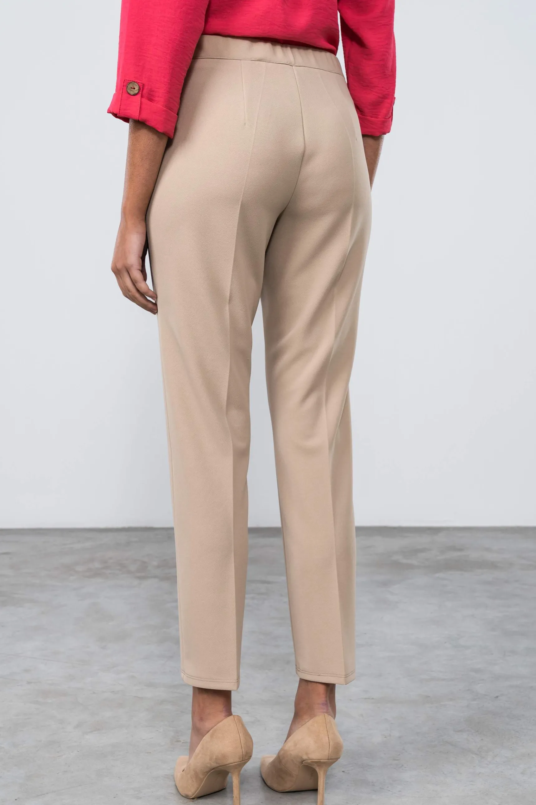 pantaln_goma_cintura_beig_5.webp Precchio Pantalones<PANTALÓN GOMA CINTURA BEIGE