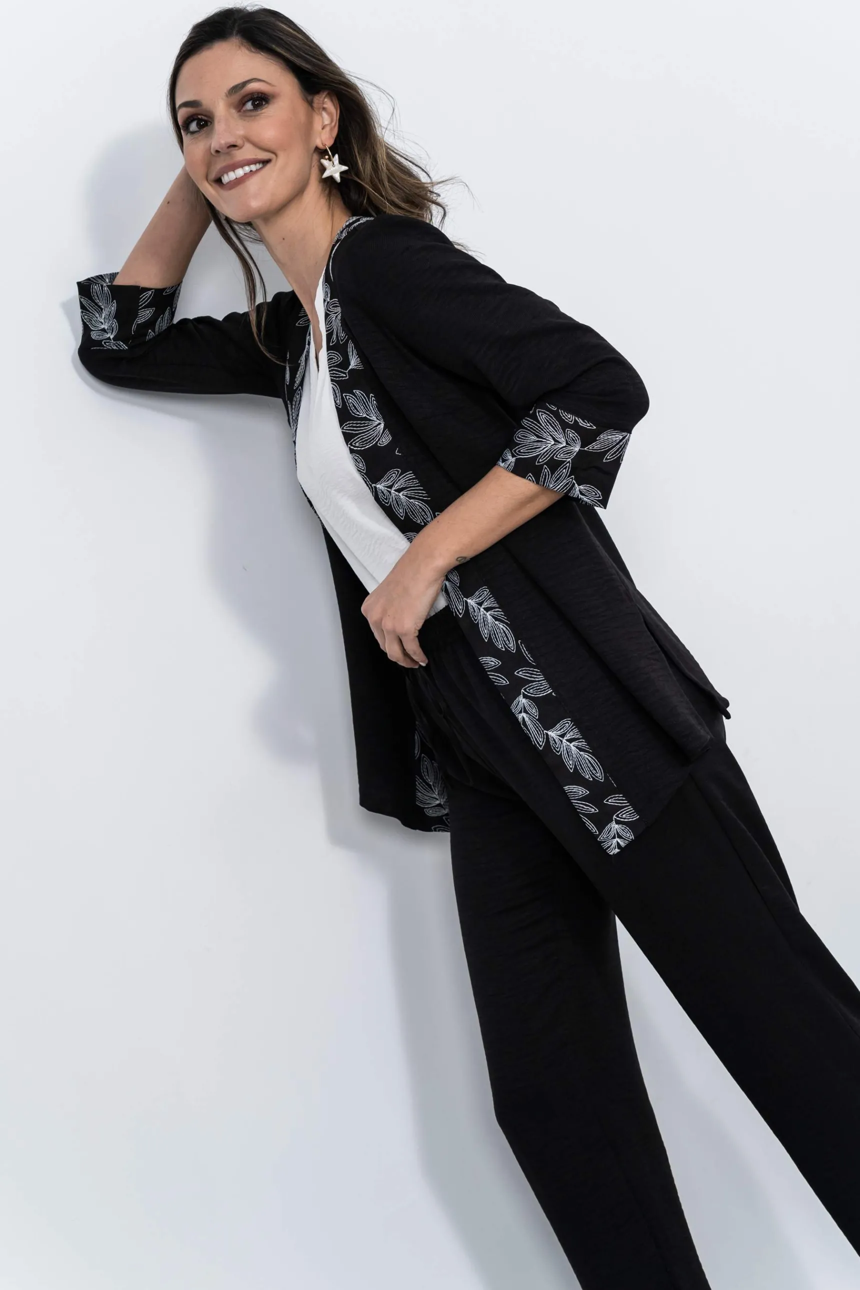 pantaln_holgado_goma_negr_3.webp Precchio Pantalones<PANTALÓN HOLGADO GOMA NEGRO
