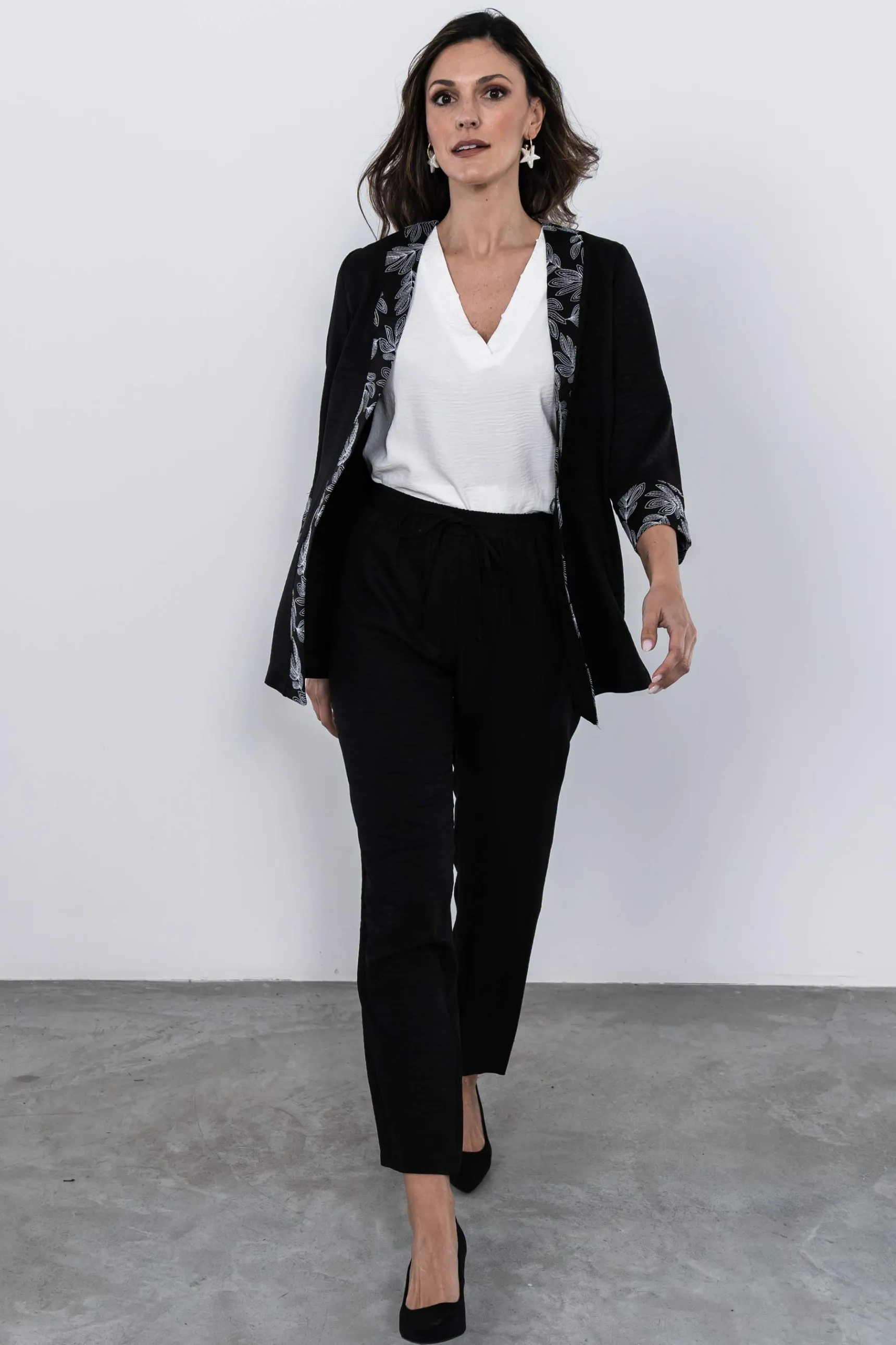 pantaln_holgado_goma_negr_6.webp Precchio Pantalones<PANTALÓN HOLGADO GOMA NEGRO