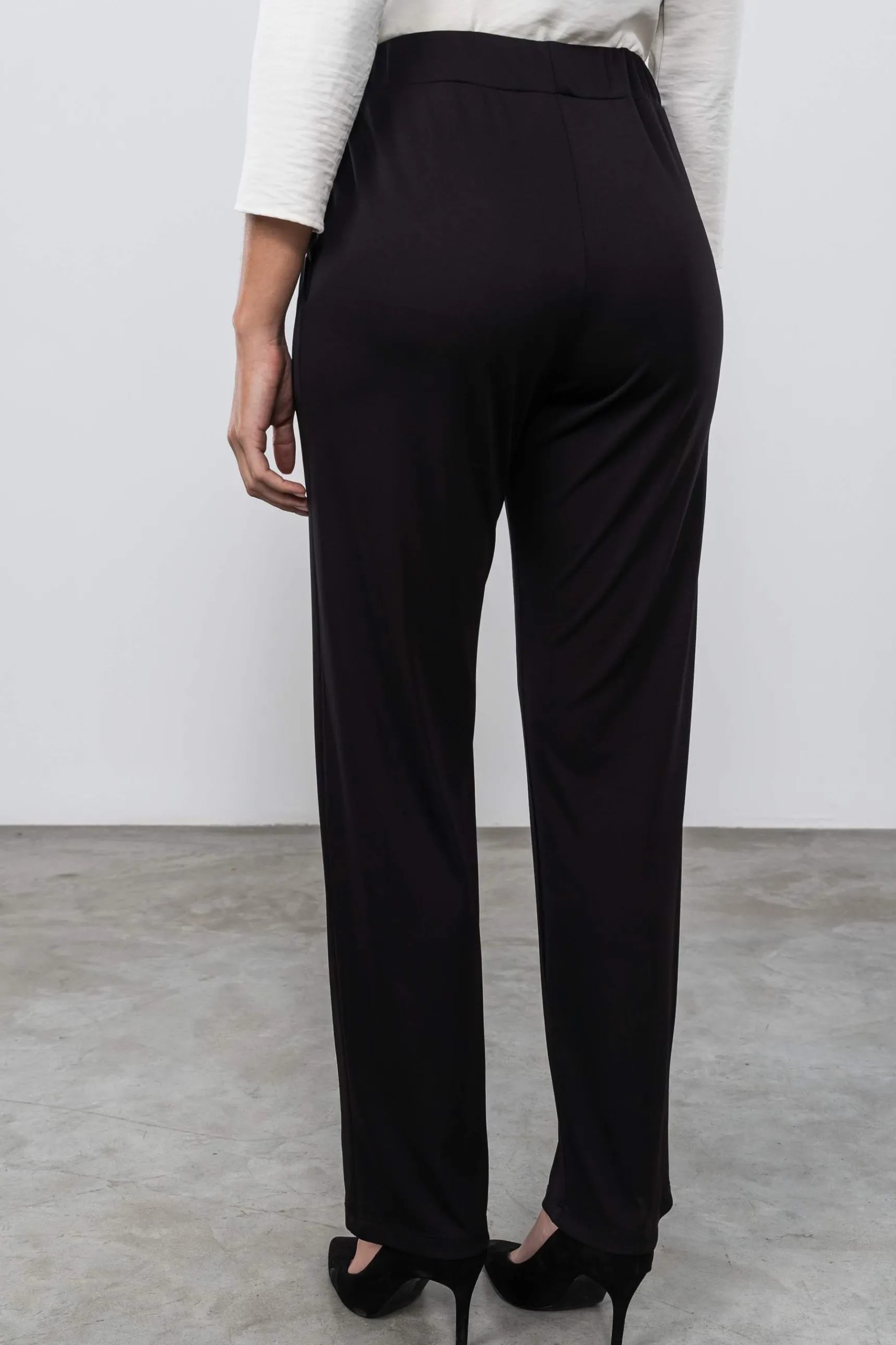 pantaln_punto_fluido_negr_5.webp Precchio Pantalones<PANTALÓN PUNTO FLUIDO NEGRO