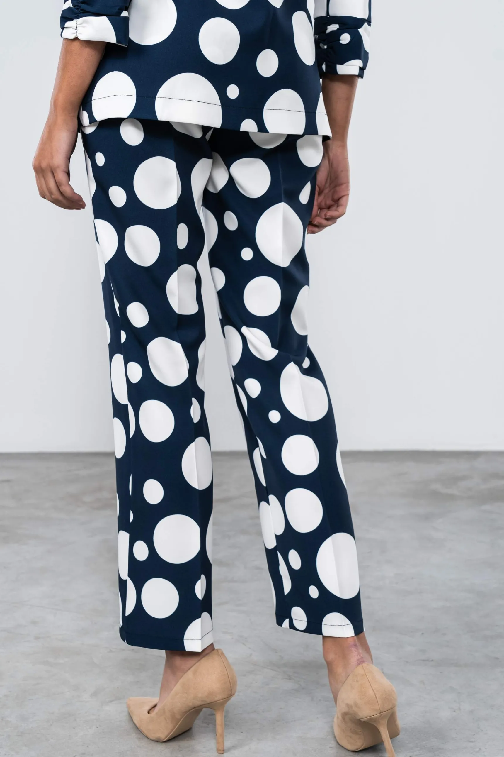 pantaln_recto_topos_2.webp Precchio Pantalones<PANTALÓN RECTO TOPOS