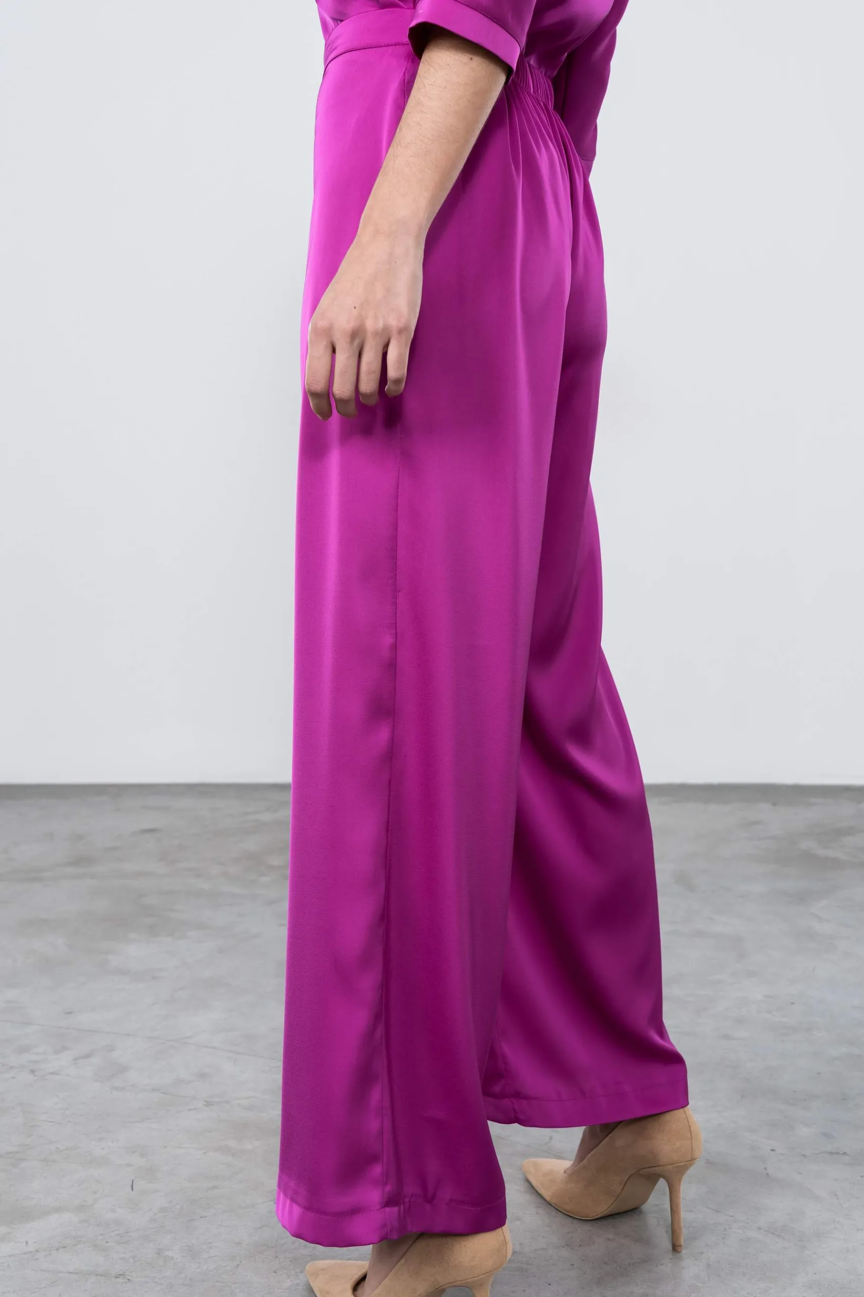 pantaln_satinado_buganvil_2.webp Precchio Pantalones<PANTALÓN SATINADO BUGANVILLA