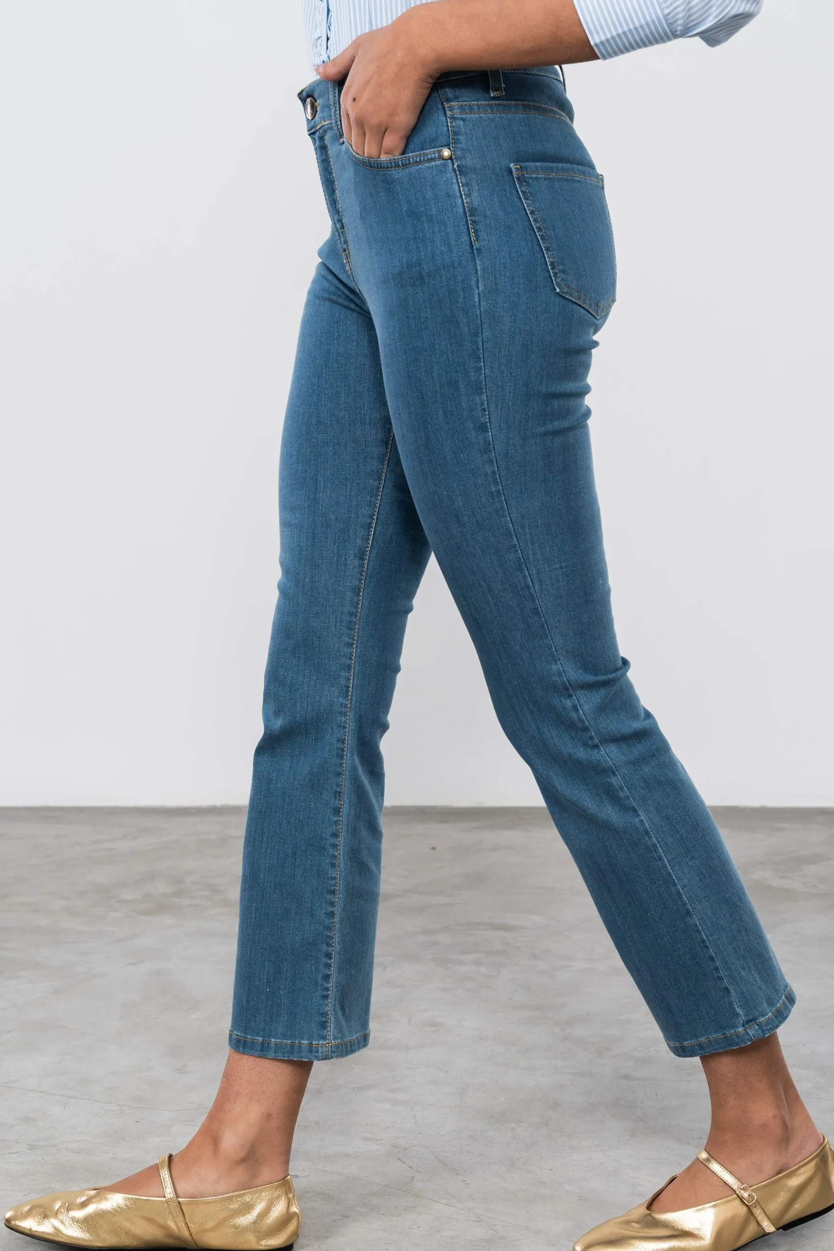 pantaln_vaquero_flare_azu_2.webp Precchio Pantalones<PANTALÓN VAQUERO FLARE AZUL