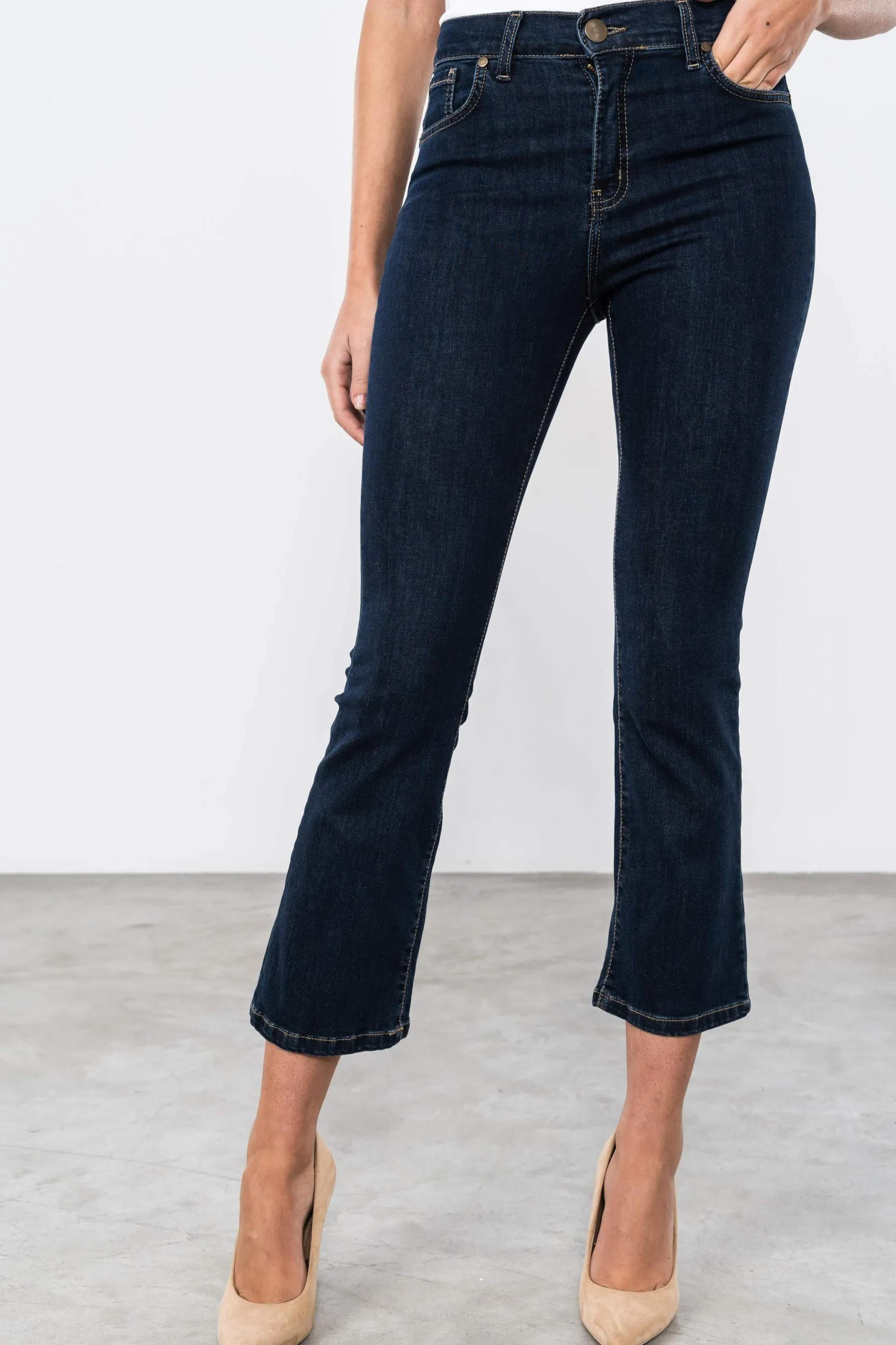 pantaln_vaquero_flare_mar_2.webp Precchio Pantalones<PANTALÓN VAQUERO FLARE MARINO