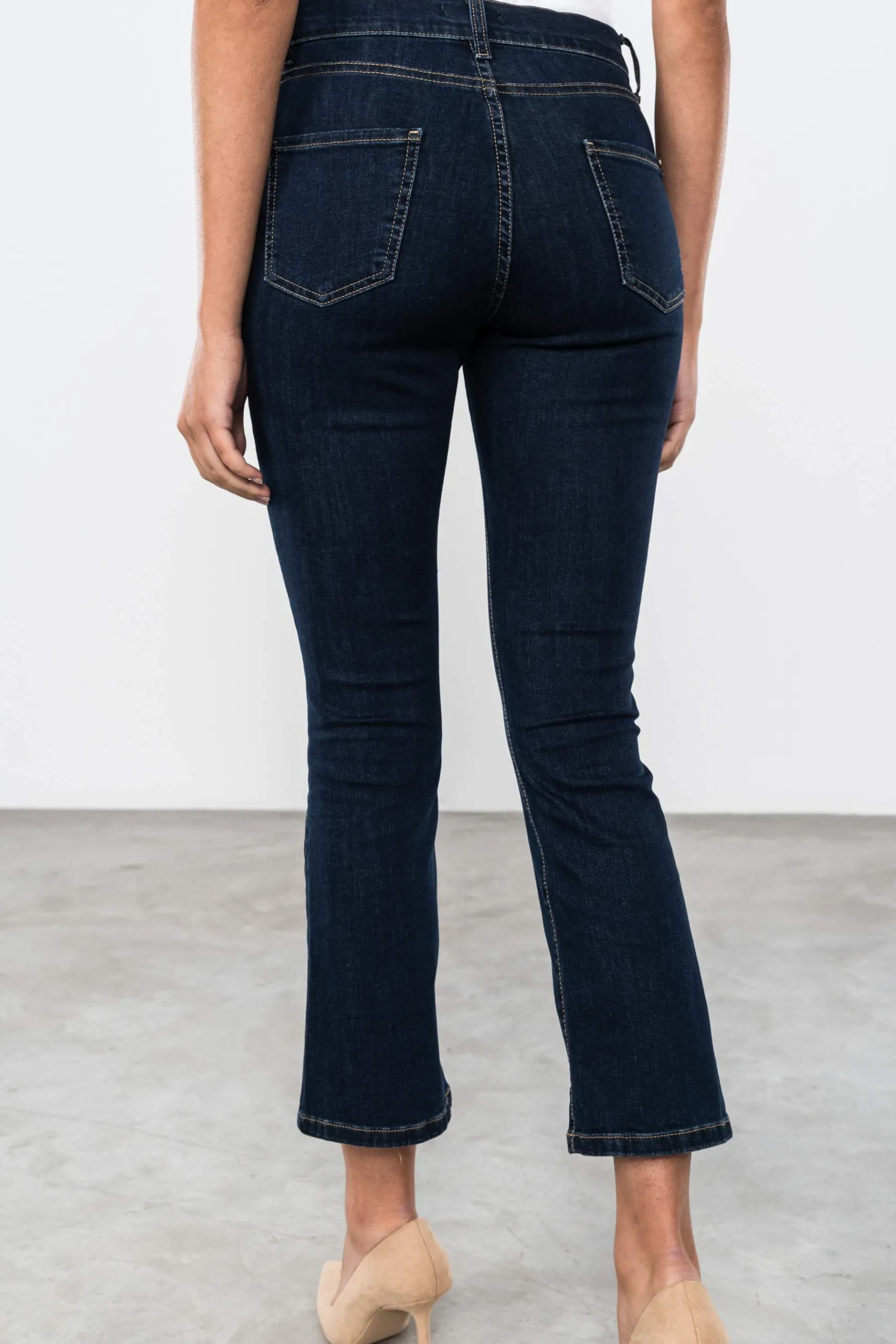 pantaln_vaquero_flare_mar_3.webp Precchio Pantalones<PANTALÓN VAQUERO FLARE MARINO