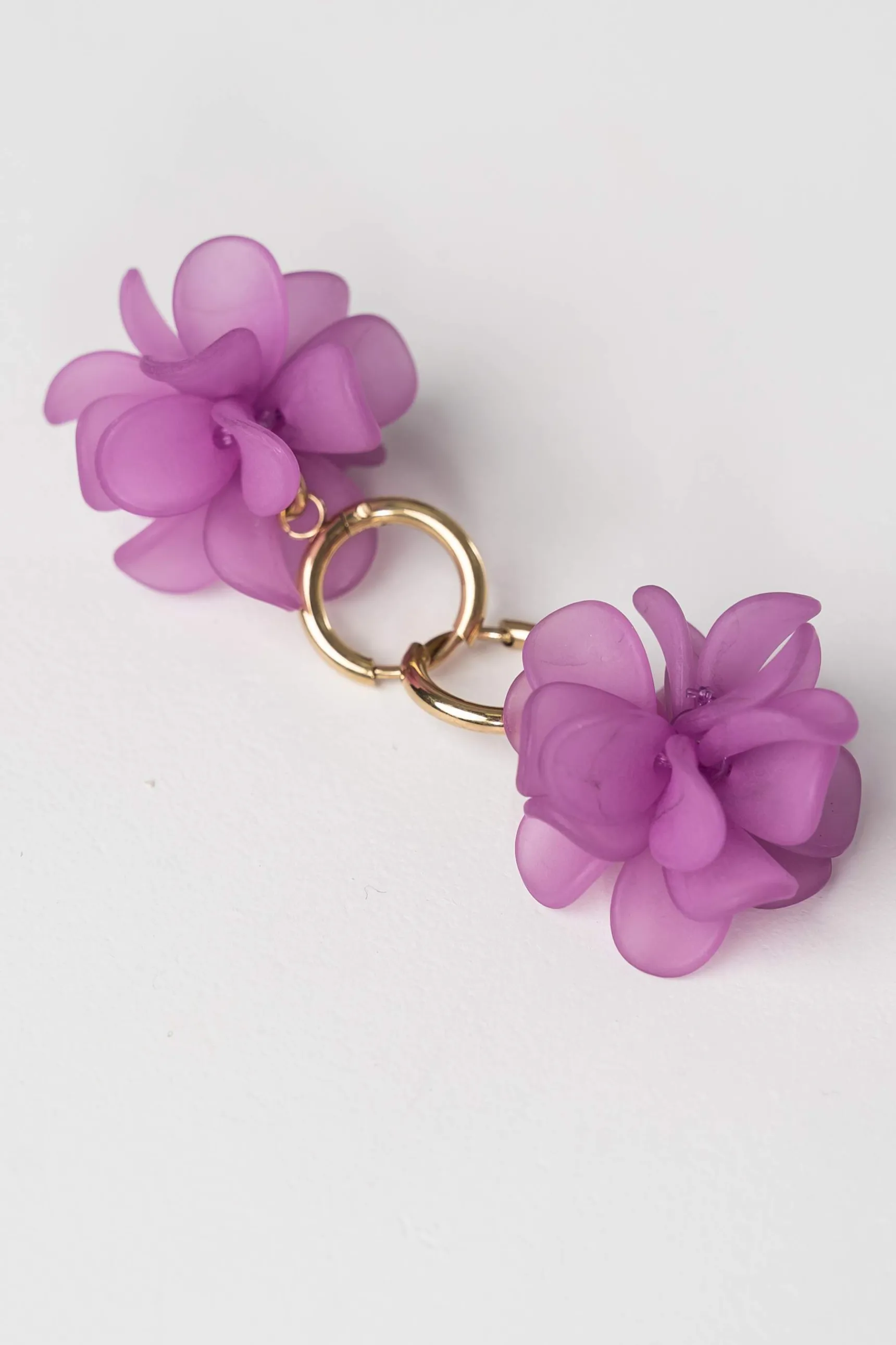 pendiente_aro_pequeo_flor_3.webp Precchio Bisuteria<PENDIENTE ARO PEQUEÑO FLOR RESINA