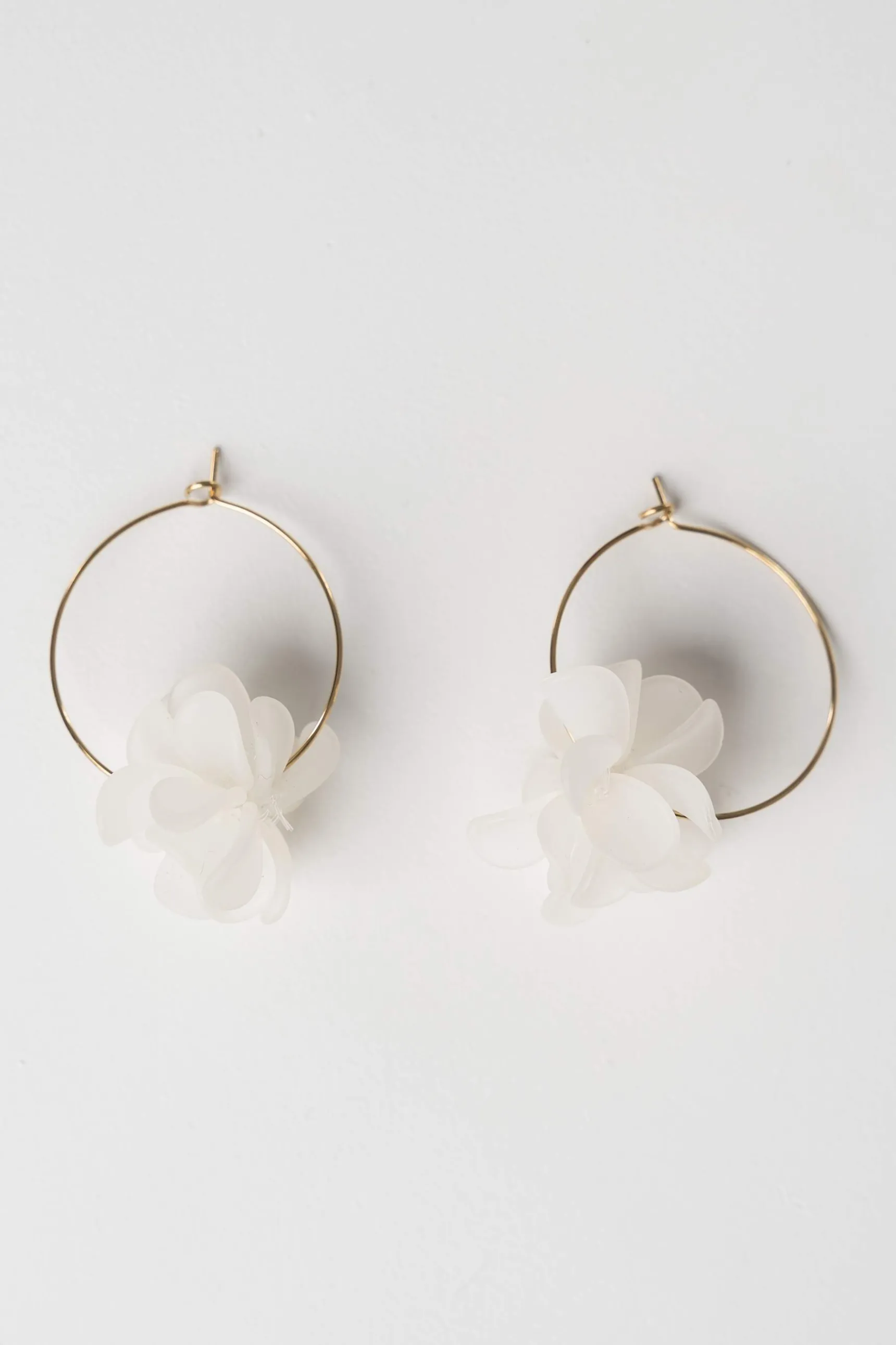 Precchio Bisuteria<PENDIENTE AROS FLOR RESINA CRUDO