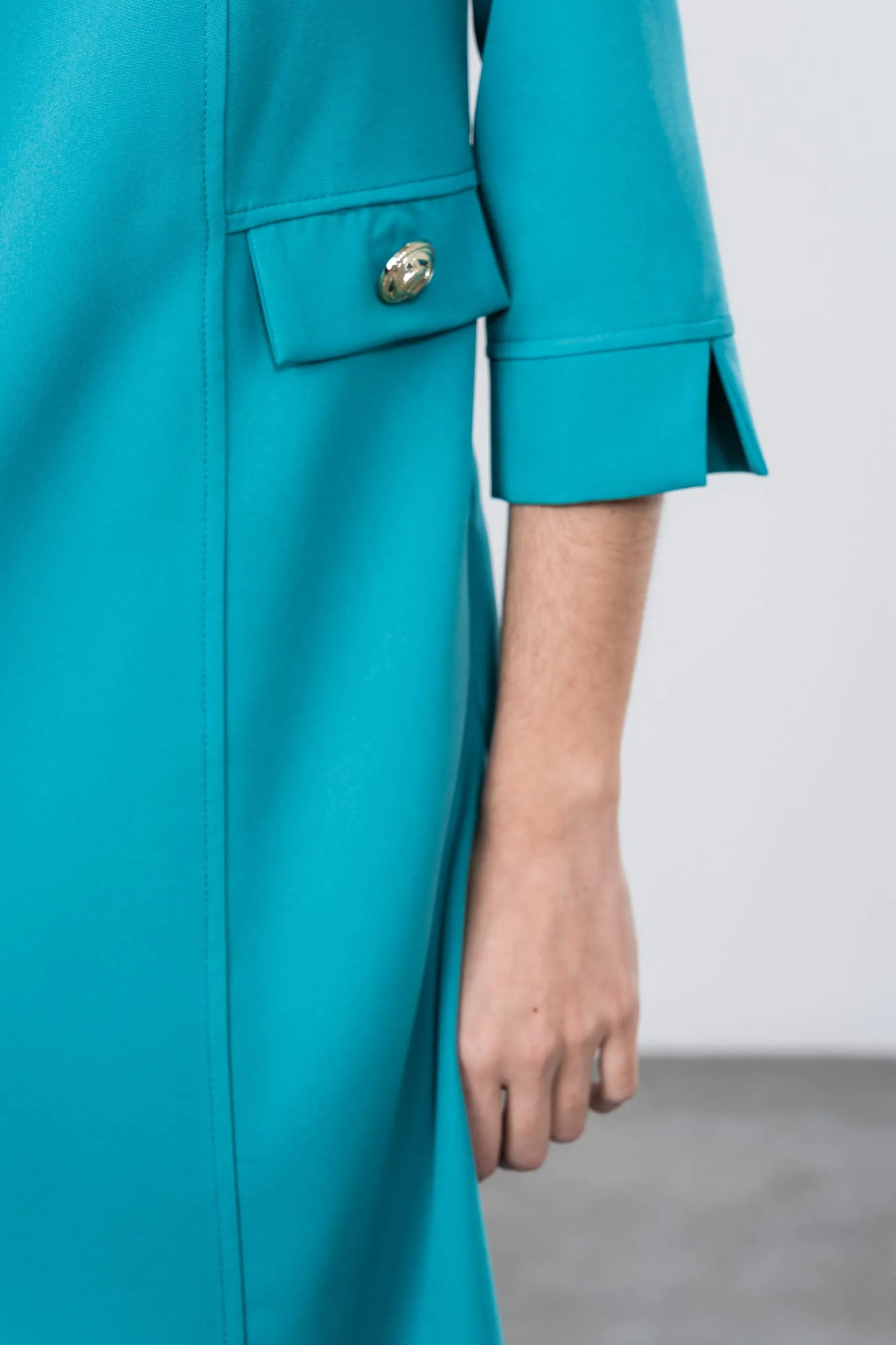 vestido_tapeta_botn_turqu_4.webp Precchio Vestidos<VESTIDO TAPETA BOTÓN TURQUESA